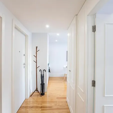 Center 2br Flat W/ Ac By Lovelystay