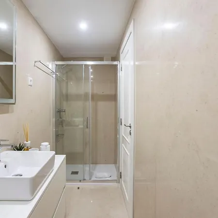 Center 2br Flat W/ Ac By Lovelystay * Porto