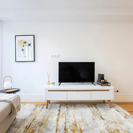 Center 2br Flat W/ Ac By Lovelystay * Porto