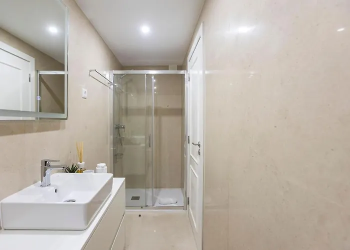 Center 2br Flat W/ Ac By Lovelystay * Porto