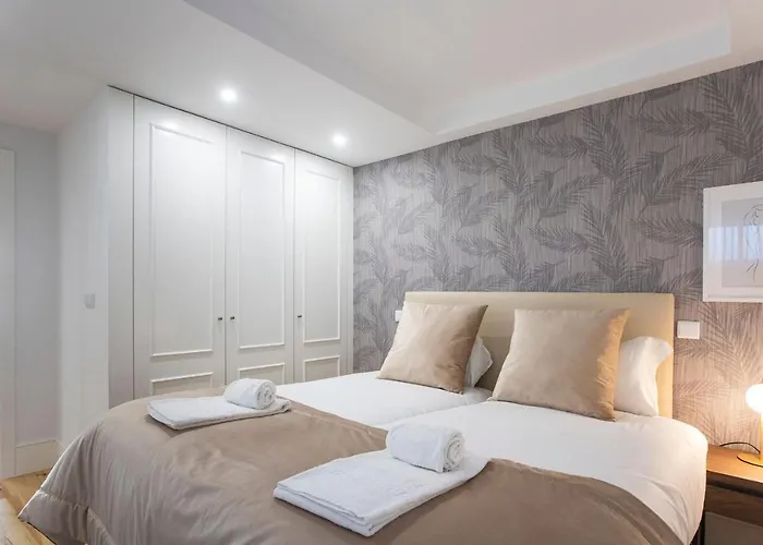 Center 2br Flat W/ Ac By Lovelystay * ポルト